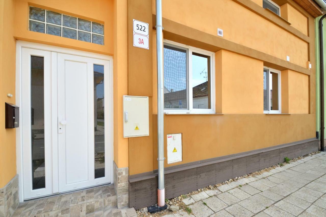 Breclav Centrum Exterior photo